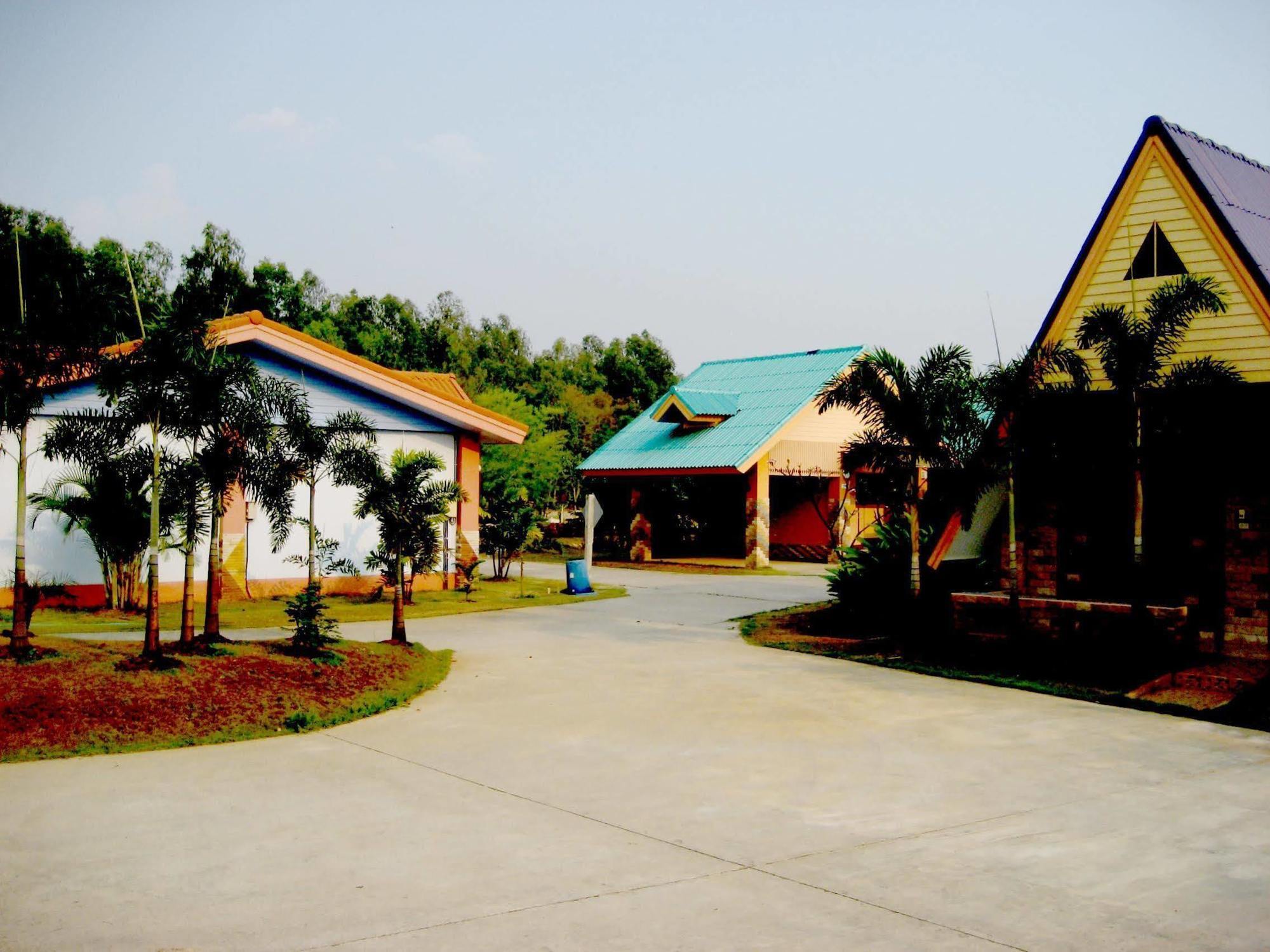 Hiso Resort Udon Thani Esterno foto